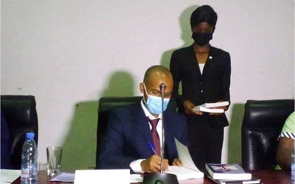 CAMEROUN : L’OHADA et La Common Law, l’auteur Ibrahim ABDOURAOUFI dédicace à Yaoundé et Douala